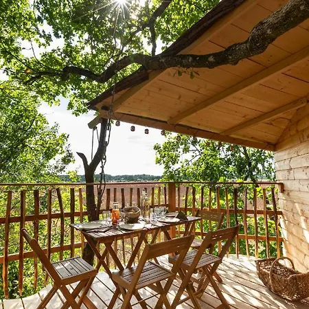 Деревянный коттедж De La Grande Noe Les Epasses