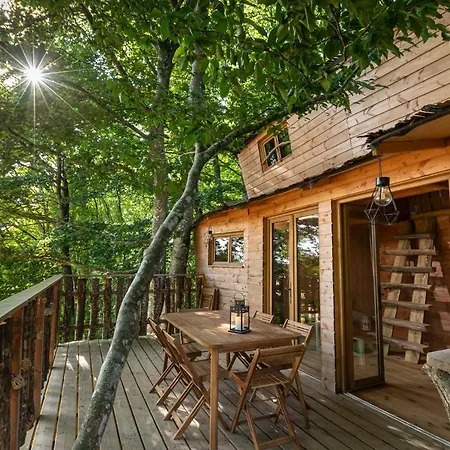 Деревянный коттедж De La Grande Noe Les Epasses