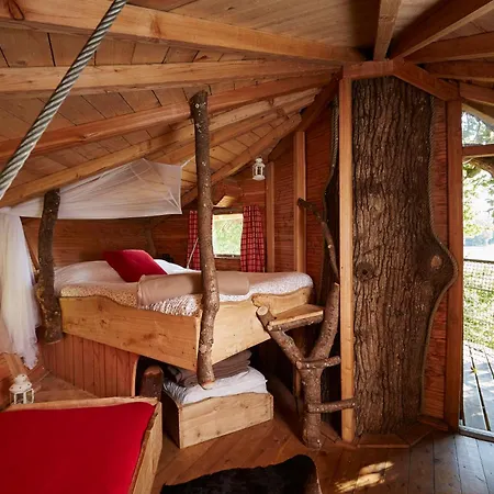 Деревянный коттедж De La Grande Noe *