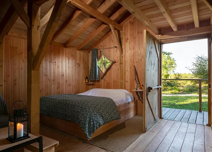 De La Grande Noe Lodge Les Epasses